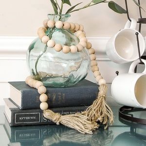 NWOT Wood bead garland